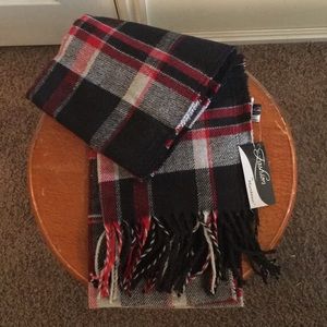 Black and red buffalo scarf